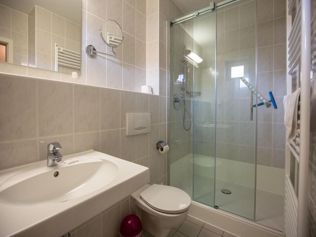 Feriendorf Rugana - Komfort Appartement Mit 1 Schlafzimmer Und Terrasse B52 Dranske Exterior foto